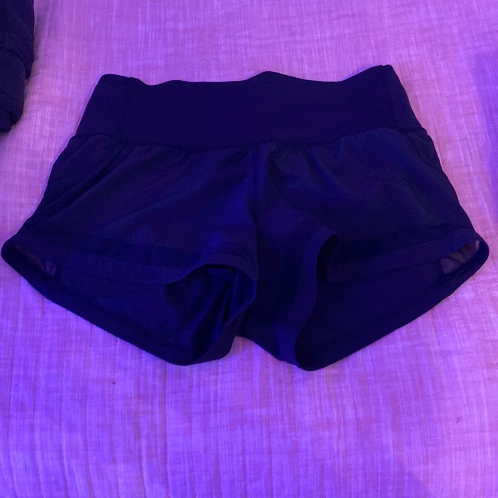 size 6 black lulu shorts